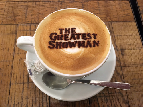 『グレイテスト・ショーマン』×TOWER RECORDS CAFE