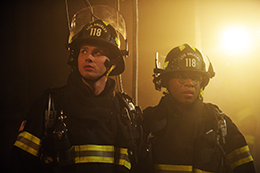 海外ドラマ『9-1-1 LA救命最前線 シーズン1』オリヴァー・スターク/アイシャ・ハインズ