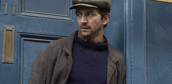 映画『ガーンジー島の読書会の秘密』ミキール・ハースマン