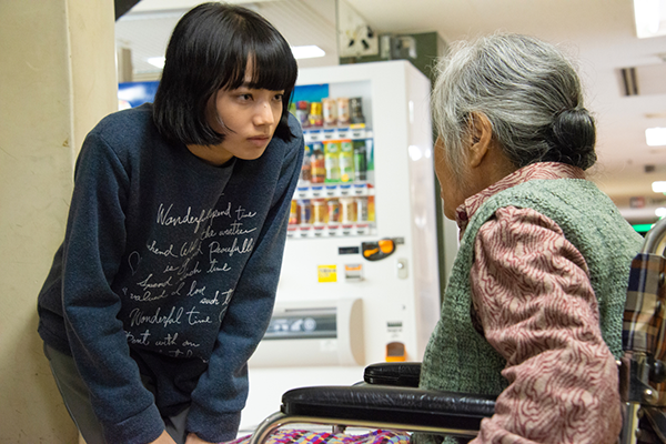 映画『閉鎖病棟—それぞれの朝—』小松菜奈