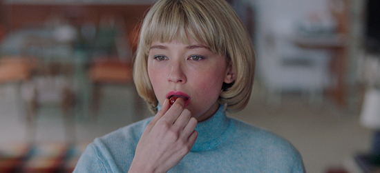 映画『Swallow／スワロウ』ヘイリー・ベネット