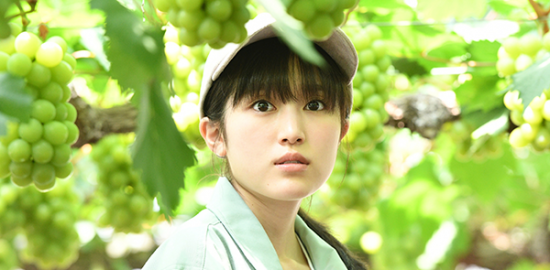 映画『しあわせのマスカット』福本莉子