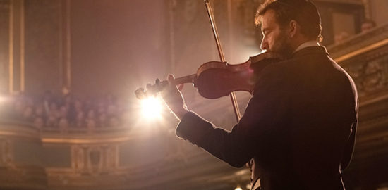 映画『天才ヴァイオリニストと消えた旋律』クライヴ・オーウェン