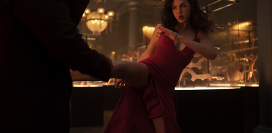 Netflix映画『レッド・ノーティス』ガル・ガドット