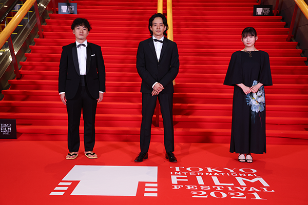 ＜第34回東京国際映画祭＞オープニングセレモニー、池松壮亮、伊藤沙莉他