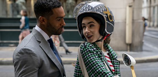 Netflixドラマ『エミリー、パリへ行く　シーズン2』リリー・コリンズ／ルシアン・ラヴィスカウント
