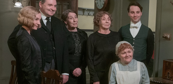 映画『ダウントン・アビー／新たなる時代へ』フィリス・ローガン／ケヴィン・ドイル他