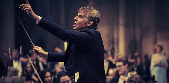 Netflix映画『マエストロ：その音楽と愛と』ブラッドリー・クーパー