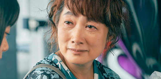 映画『52ヘルツのクジラたち』余貴美子