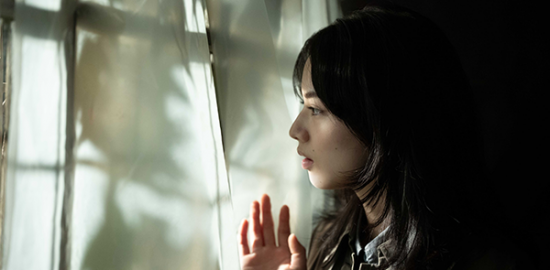 映画『わたくしどもは。』小松菜奈