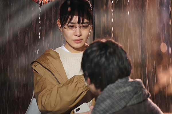 映画『先生の白い嘘』奈緒