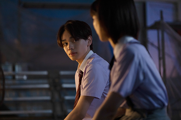 Netflixシリーズ『恋愛バトルロワイヤル』宮世琉弥
