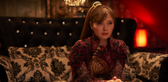 映画『嘘喰い』白石麻衣