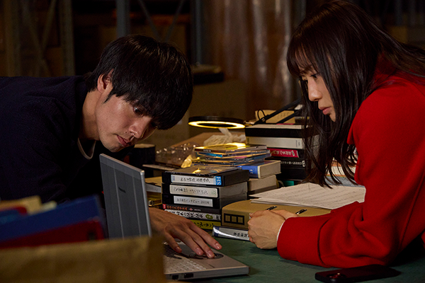 映画『近畿地方のある場所について』菅野美穂/赤楚衛二