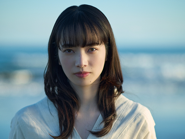 映画『８番出口』小松菜奈