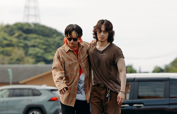 映画『愚か者の身分』北村匠海/綾野剛