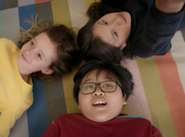 映画『ぼくらの居場所』リアム・ディアス／エッセンス・フォックス／アンナ・クレア・ベイテル