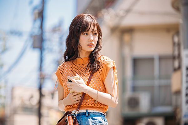 映画『愚か者の身分』山下美月