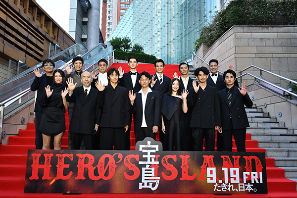 映画『宝島』東京プレミアイベント、妻夫木聡、広瀬すず、窪田正孝、永山瑛太、塚本晋也、中村蒼、瀧内公美、栄莉弥、尚玄、木幡竜、奥野瑛太、村田秀亮（とろサーモン）、デリック・ドーバー
