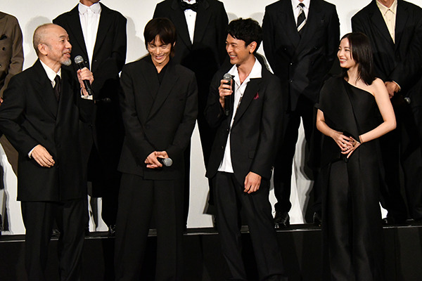 映画『宝島』東京プレミアイベント、妻夫木聡、広瀬すず、窪田正孝、塚本晋也