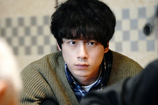 映画『盤上の向日葵』坂口健太郎