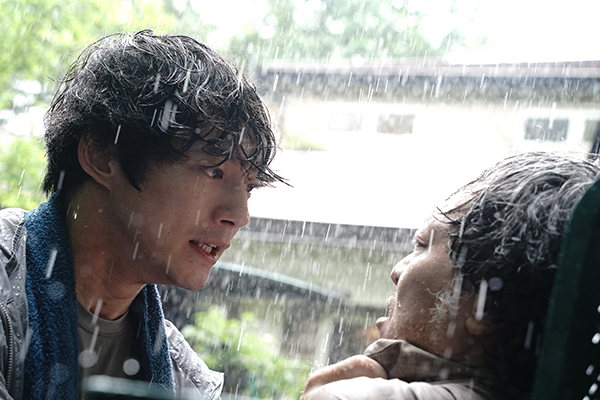 映画『盤上の向日葵』坂口健太郎