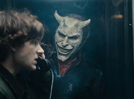 映画『ブラックフォン2』イーサン・ホーク／メイソン・テムズ