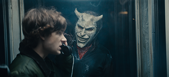 映画『ブラックフォン2』イーサン・ホーク／メイソン・テムズ