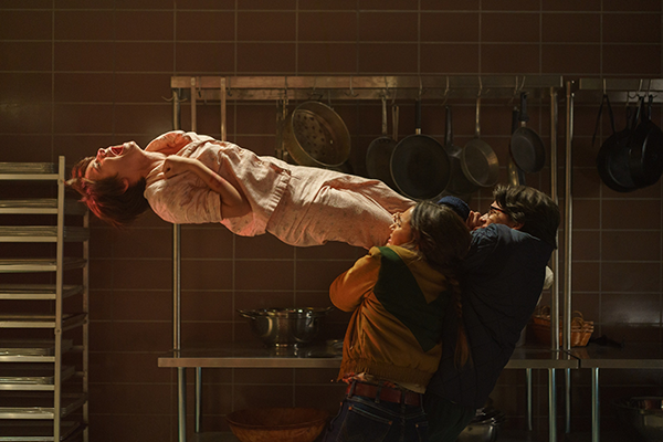 映画『ブラックフォン2』メイソン・テムズ／マデリーン・マックグロウ