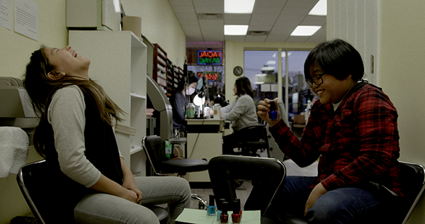 映画『ぼくらの居場所』リアム・ディアス/エッセンス・フォックス