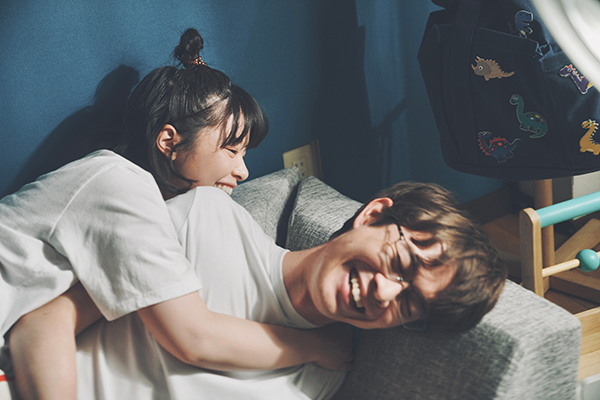 映画『佐藤さんと佐藤さん』岸井ゆきの／宮沢氷魚