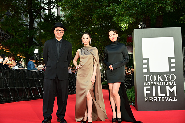 「第38回東京国際映画祭」レッドカーペット：『ナイトフラワー』北川景子／森田望智／内田英治監督