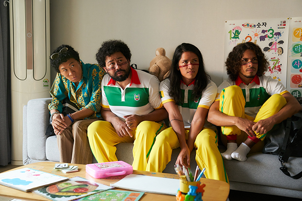 映画『大命中！MEは何しにアマゾンへ？』チン・ソンギュ／イゴール・ペドロゾ／ルアン・ブルム／ＪＢ･オリベイラ