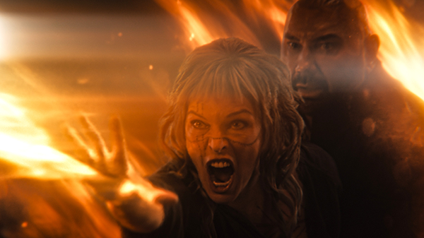 映画『ロストランズ 闇を狩る者』ミラ・ジョヴォヴィッチ／デイヴ・バウティスタ