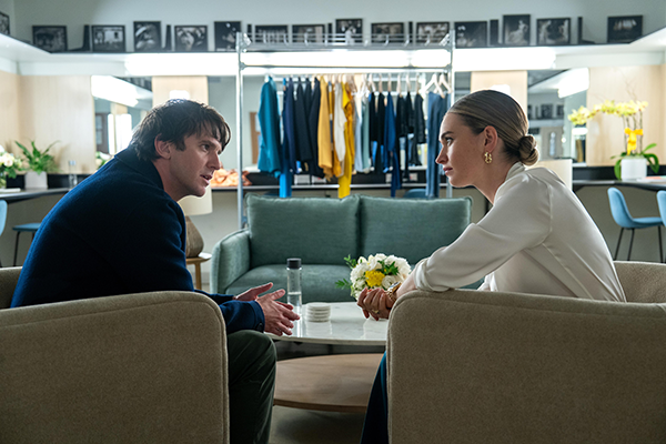 映画『スワイプ：マッチングの法則』リリー・ジェームズ／ダン・スティーヴンス