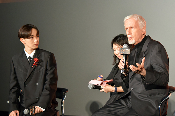 映画『アバター:ファイヤー・アンド・アッシュ』来日ジャパンプレミア、ジェームズ・キャメロン監督、宮世琉弥