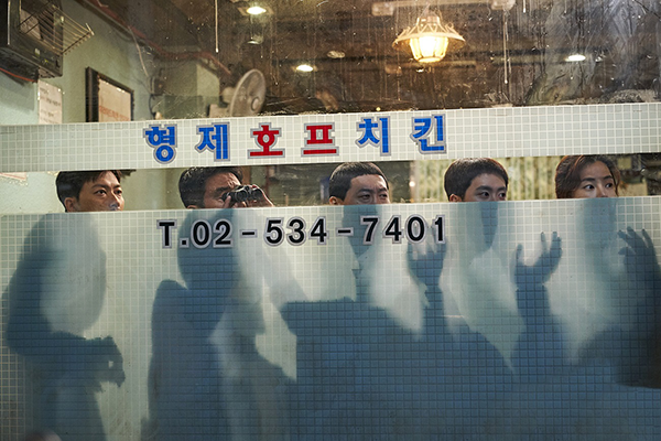 映画『エクストリーム・ジョブ』リュ・スンリョン／イ・ハニ／チン・ソンギュ／イ・ドンフィ／コンミョン（5urprise）