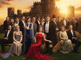 映画『ダウントン・アビー／グランドフィナーレ』ヒュー・ボネヴィル／ローラ・カーマイケル／ジム・カーター／ラケル・キャシディ／ブレンダン・コイル／ミシェル・ドッカリー／ケヴィン・ドイル／マイケル・フォックス／ジョアン・フロガット／ハリー・ハッデン＝パトン／ロブ・ジェームズ＝コリアー／アレン・リーチ／フィリス・ローガン／エリザベス・マクガヴァン／ソフィー・マックシェラ／レスリー・ニコル／ダグラス・リース／ペネロープ・ウィルトン