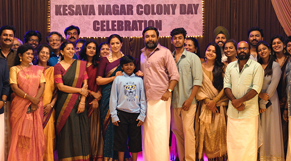 映画『ツーリストファミリー』シャシクマール／シムラン／カマレーシュ・ジャガン