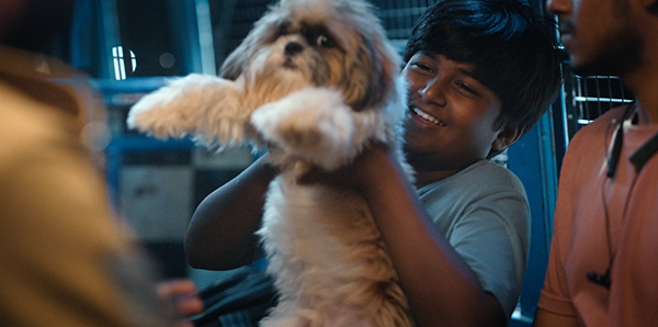 映画『ツーリストファミリー』カマレーシュ・ジャガン