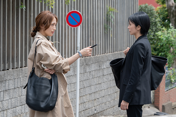 ABEMAオリジナル連続ドラマ『スキャンダルイブ』柴咲コウ／川口春奈