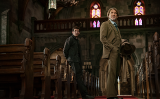 Netflix映画『ナイブズ・アウト：ウェイク・アップ・デッドマン』ダニエル・クレイグ／ジョシュ・オコナー