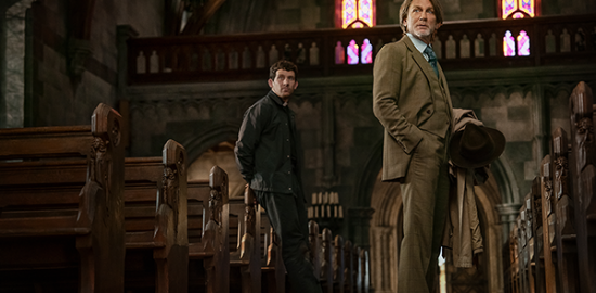 Netflix映画『ナイブズ・アウト：ウェイク・アップ・デッドマン』ダニエル・クレイグ／ジョシュ・オコナー