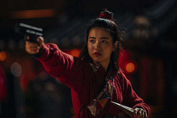 映画『超時空英雄伝エイリアノイド　PART1』キム・テリ