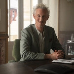 Netflixドラマ『エミリー、パリへ行く　シーズン5』ブリュノ・グエリ