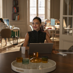 Netflixドラマ『エミリー、パリへ行く シーズン5』タリア・ベッソン