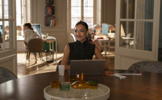 Netflixドラマ『エミリー、パリへ行く　シーズン5』タリア・ベッソン