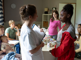 映画『そして彼女たちは』バベット・ヴェルベーク／エルザ・ウーベン／ジャナイナ・アロワ・フォカン／リュシー・ラリュエル／サミア・イルミ