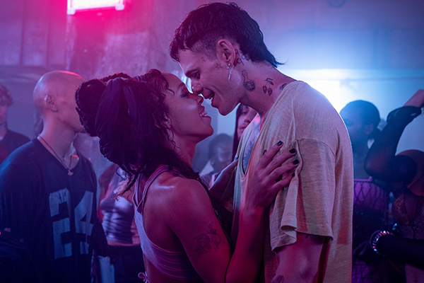 映画『ザ・クロウ』ビル・スカルスガルド／FKA ツイッグス