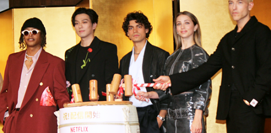 Netflixシリーズ『ONE PIECE　シーズン2』記者会見、イニャキ・ゴドイ（モンキー・D・ルフィ役）、新田真剣佑（ロロノア・ゾロ役）、エミリー・ラッド（ナミ役）、ジェイコブ・ロメロ（ウソップ役）、タズ・スカイラー（サンジ役）